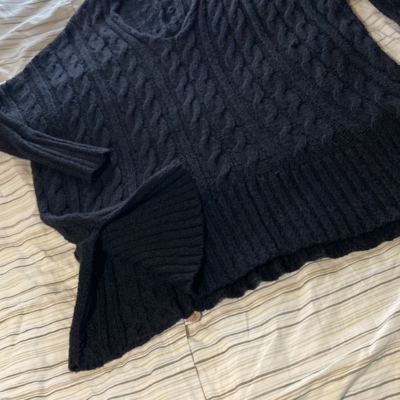 Free People cable knit oversized sweater size medium GUC! - Picture 3 of 4